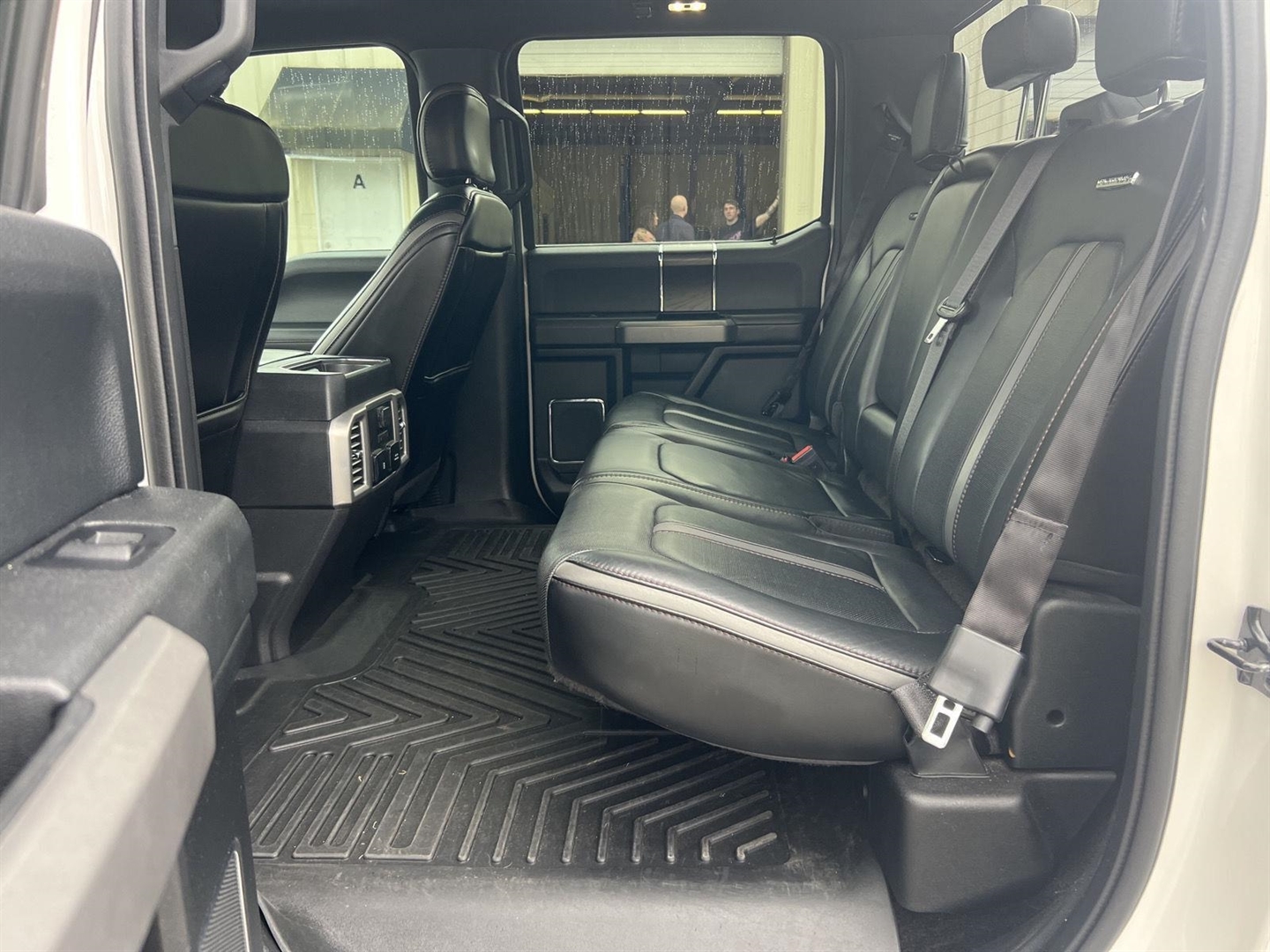 2018 Ford F-150 Platinum photo 10