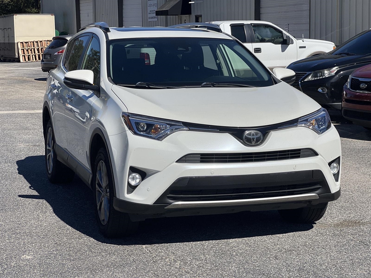 2016 Toyota RAV4 Limited photo 3