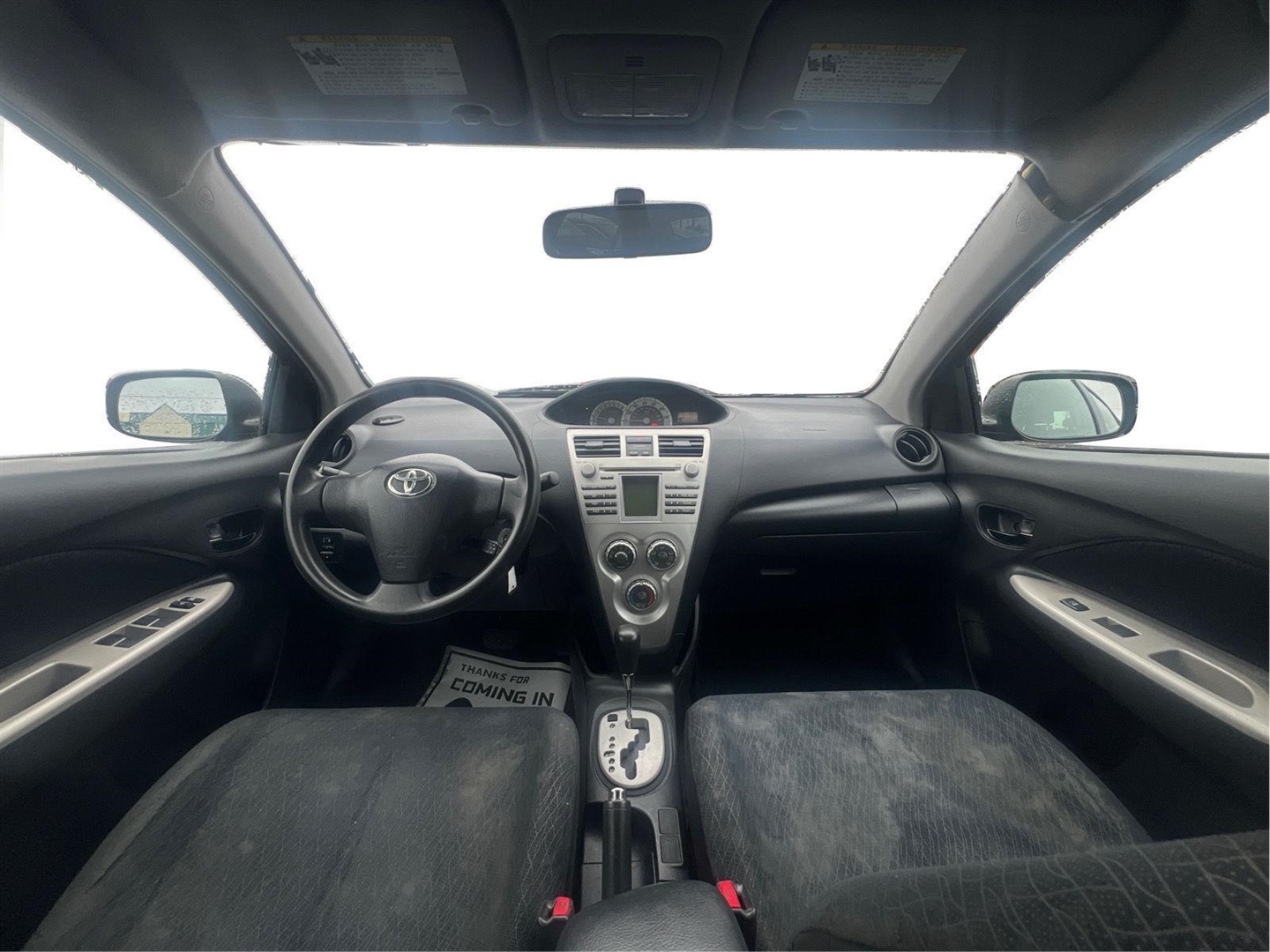 2008 Toyota Yaris S photo 2