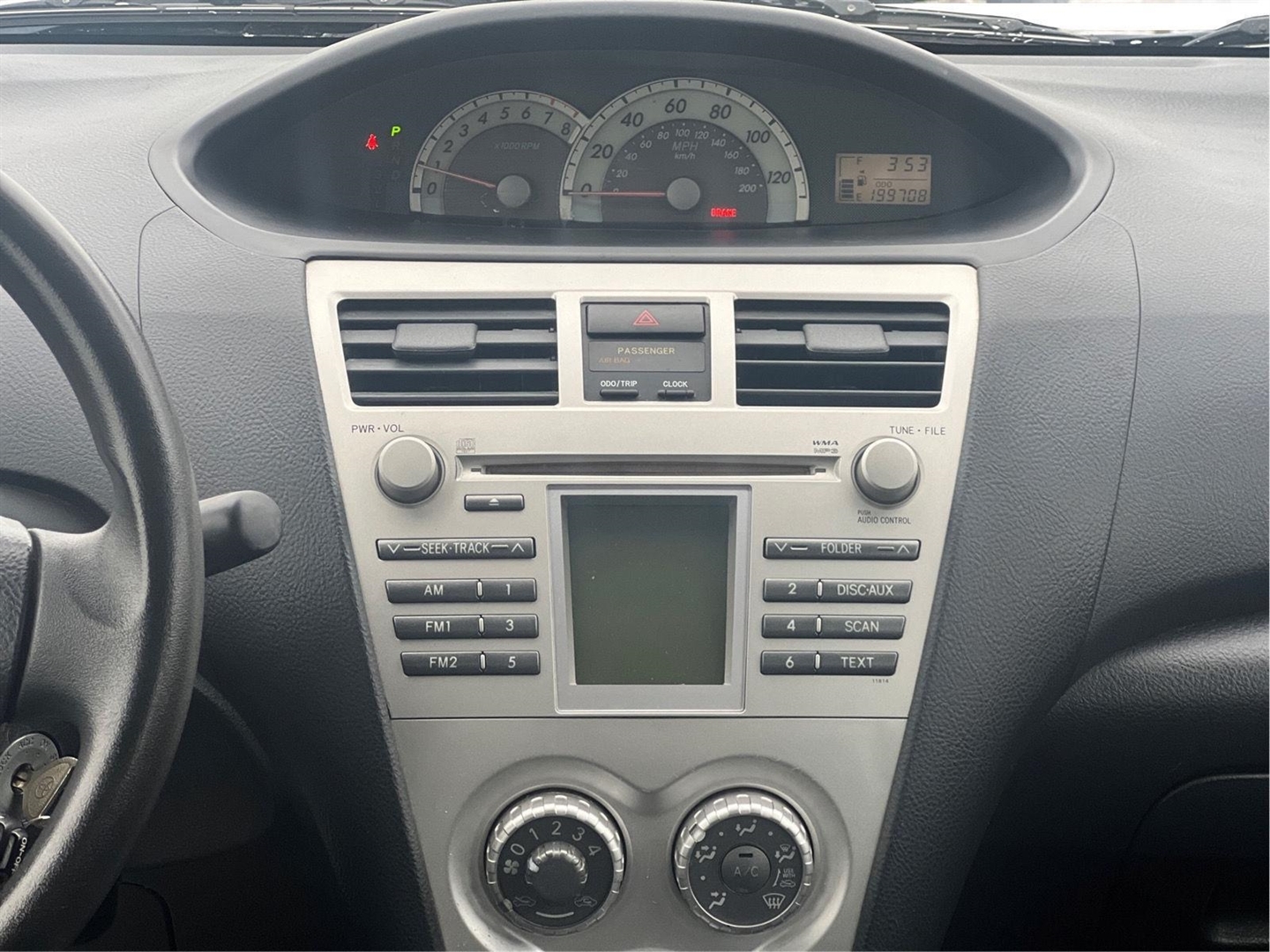 2008 Toyota Yaris S photo 4