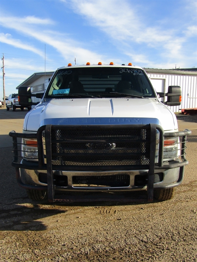 Used 2010 Ford F-350 Super Duty Chassis Cab XLT with VIN 1FDWW3HR6AEA92969 for sale in Highmore, SD