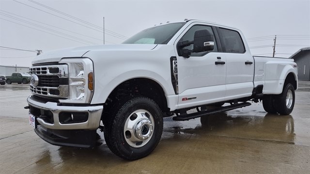 2026 Ford F-350 Lariat 4x4 Crew Cab 6-3/4' Box SRW's photo