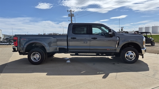 2026 Ford F-350 XLT 4x4 Crew Cab 8' Box DRW's photo