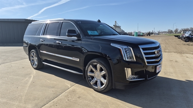 2017 Cadillac Escalade ESV AWD Luxury's photo