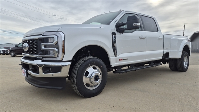 2026 Ford F-350 Lariat 4x4 Crew Cab 8' Box DRW's photo