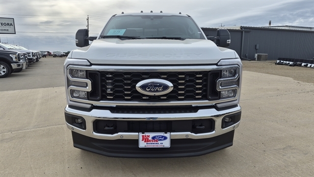 2026 Ford F-350 Lariat 4x4 Crew Cab 8' Box DRW's photo