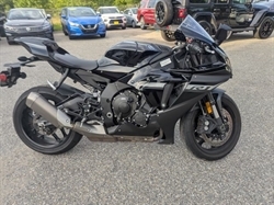 2024 YAMAHA YZFR1