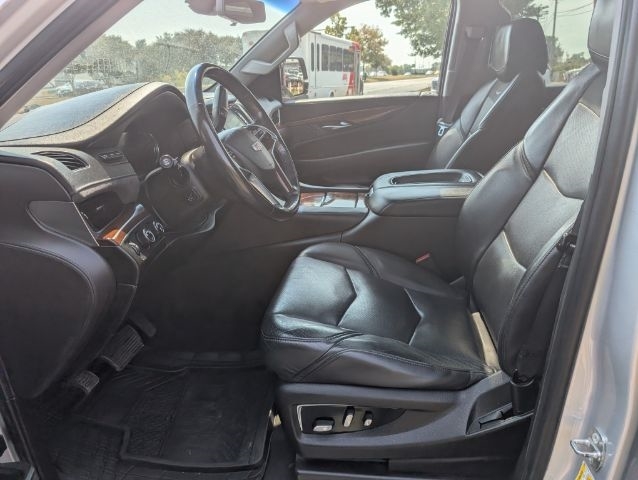 2020 Cadillac Escalade Luxury photo 7