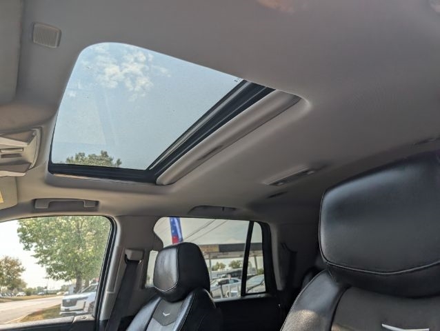 2020 Cadillac Escalade Luxury photo 8