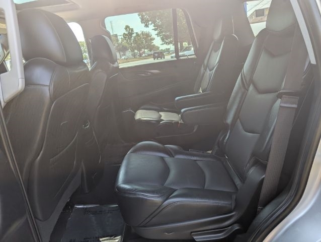 2020 Cadillac Escalade Luxury photo 10