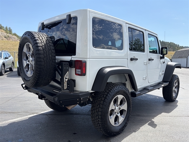 2017 Jeep Wrangler Unlimited Sahara - Photo 11