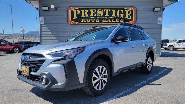 2025 Subaru Outback Premium's photo