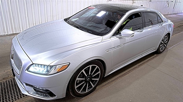 2018 Lincoln Continental Reserve AWD's photo