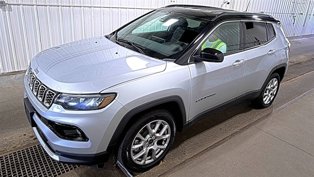 2025 Jeep Compass Limited 4X4's photo