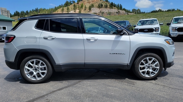 2025 Jeep Compass Limited - Photo 6