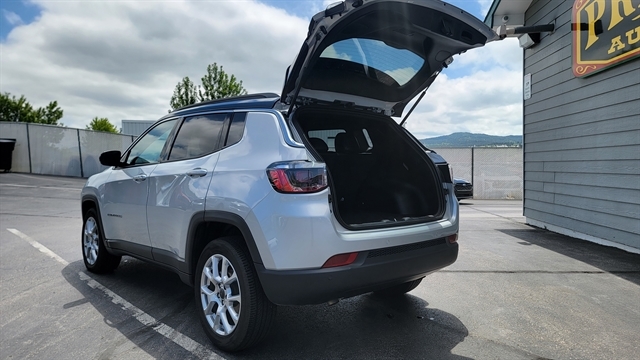 2025 Jeep Compass Limited - Photo 9