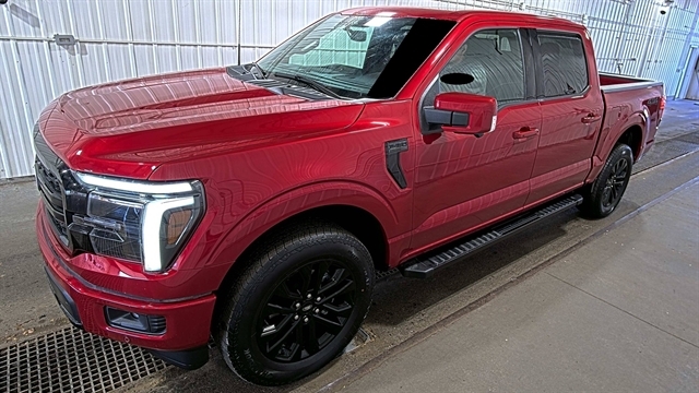 2025 Ford F-150 Lariat 4x4 SuperCrew 145 in's photo