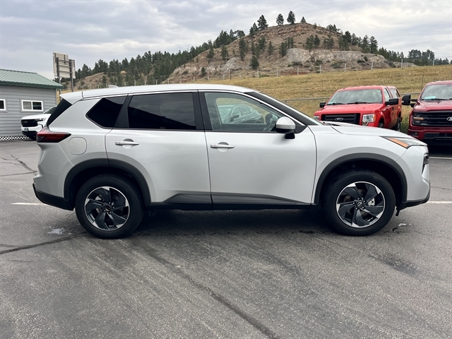 2025 Nissan Rogue SV - Photo 5