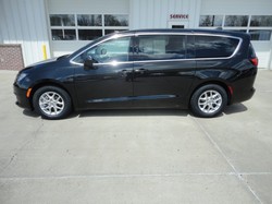 2023 Chrysler Voyager