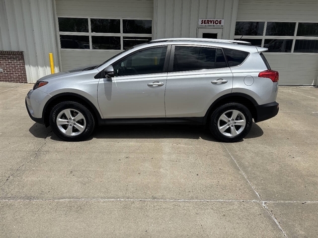 2013 Toyota RAV4 XLE's photo