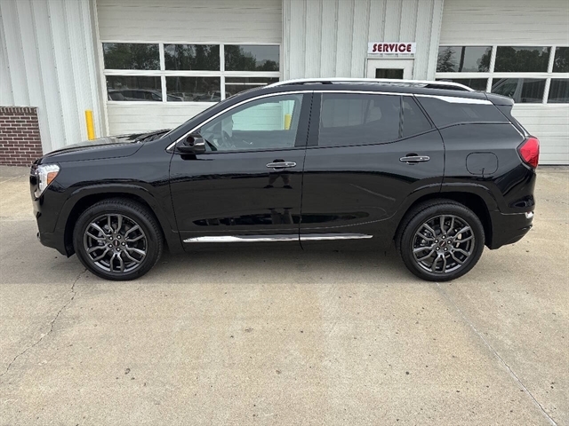 2023 GMC Terrain's photo