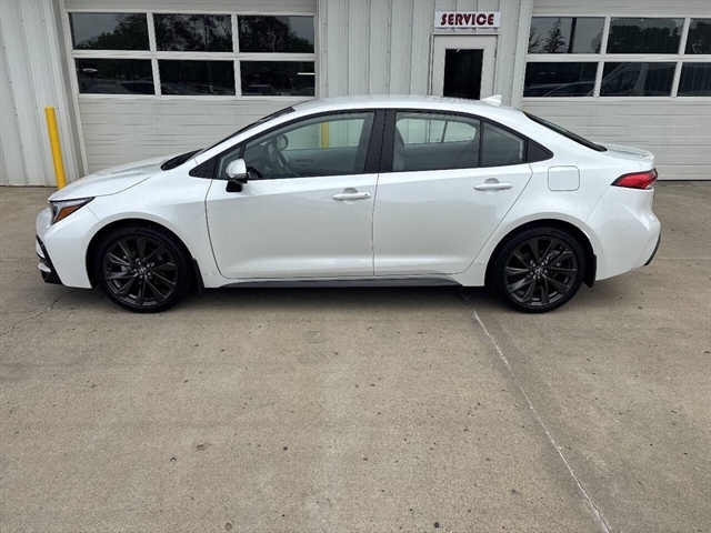 2025 Toyota Corolla SE CVT's photo