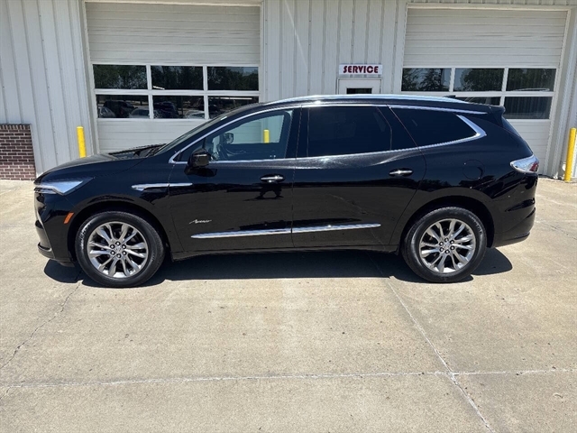 2023 Buick Enclave Avenir AWD's photo