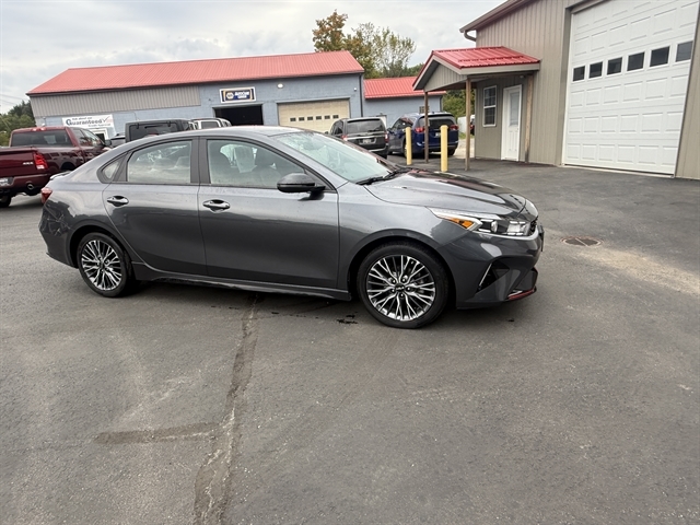 2023 Kia Forte GT-Line photo 4