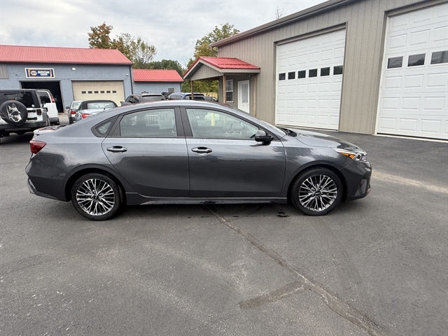 2023 Kia Forte GT-Line photo 6