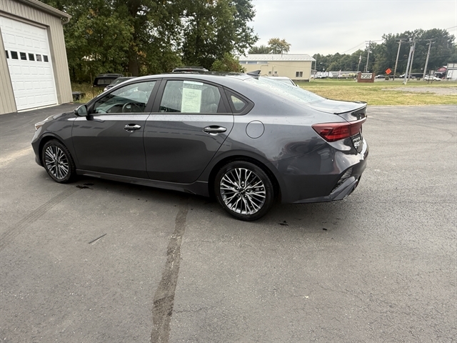 2023 Kia Forte GT-Line photo 11