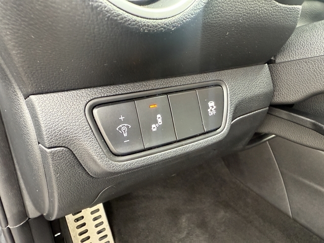 2023 Kia Forte GT-Line photo 19