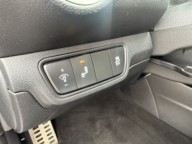 2023 Kia Forte GT-Line photo 22