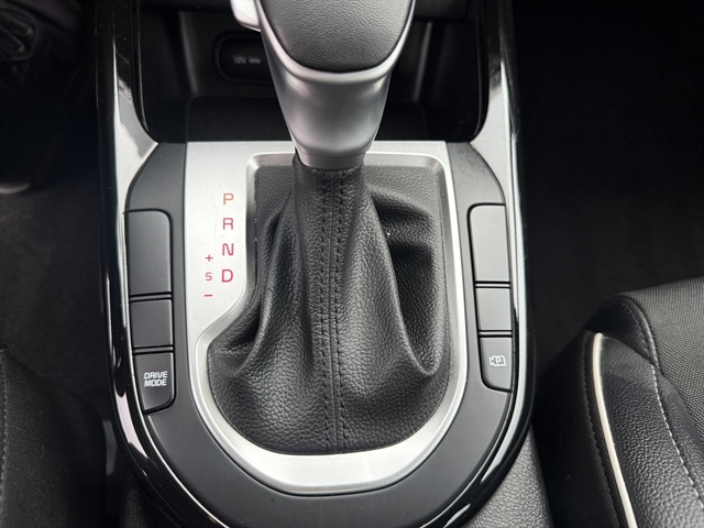 2023 Kia Forte GT-Line photo 31