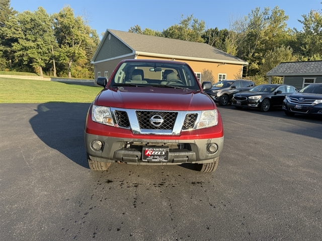 2015 Nissan Frontier S Crew Cab photo 2