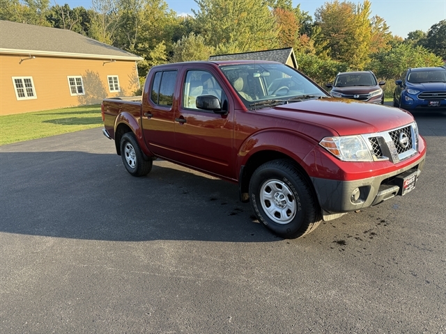2015 Nissan Frontier S Crew Cab photo 3