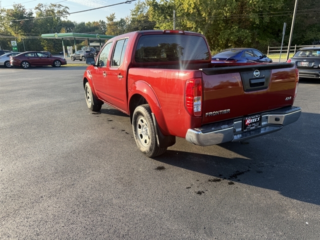 2015 Nissan Frontier S Crew Cab photo 10