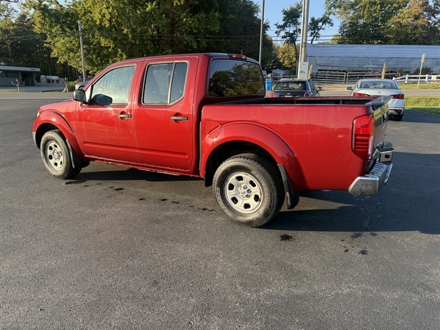 2015 Nissan Frontier S Crew Cab photo 11