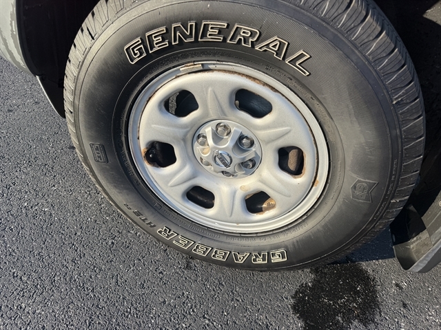 2015 Nissan Frontier S Crew Cab photo 14