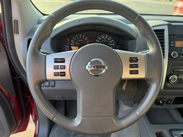 2015 Nissan Frontier S Crew Cab photo 22