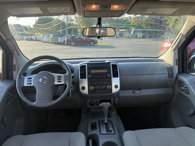 2015 Nissan Frontier S Crew Cab photo 31