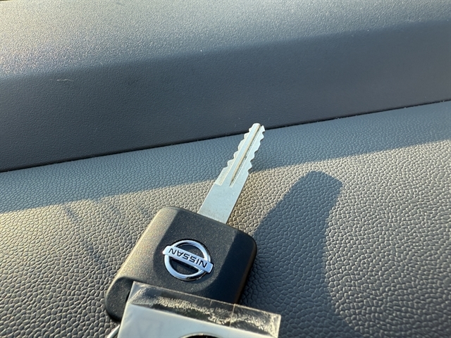 2015 Nissan Frontier S Crew Cab photo 37