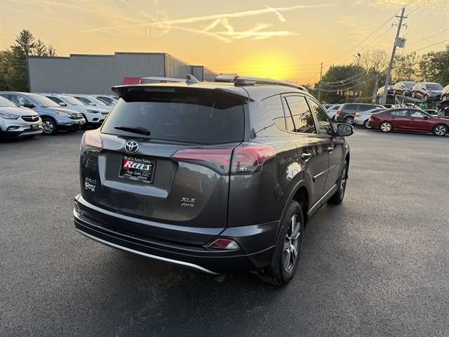 2017 Toyota RAV4 XLE photo 8