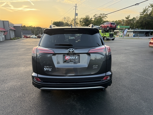 2017 Toyota RAV4 XLE photo 9