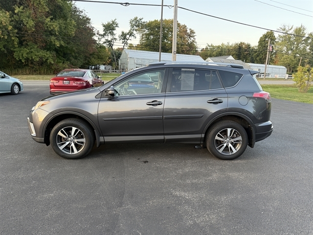 2017 Toyota RAV4 XLE photo 13