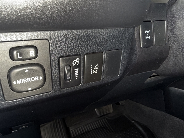 2017 Toyota RAV4 XLE photo 19