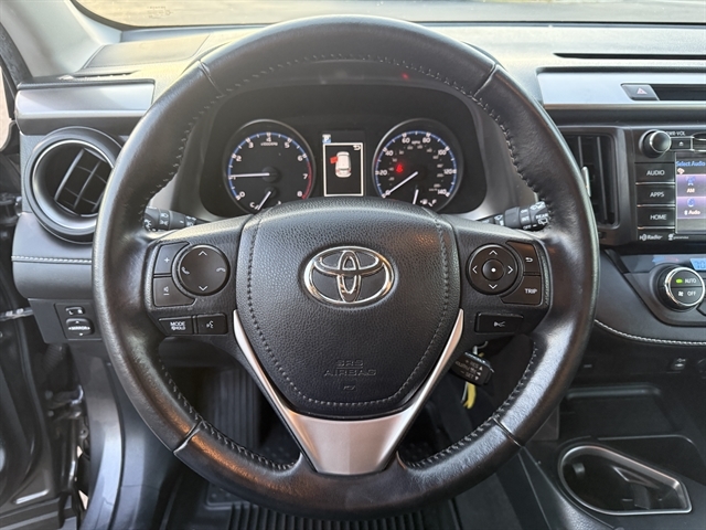 2017 Toyota RAV4 XLE photo 21