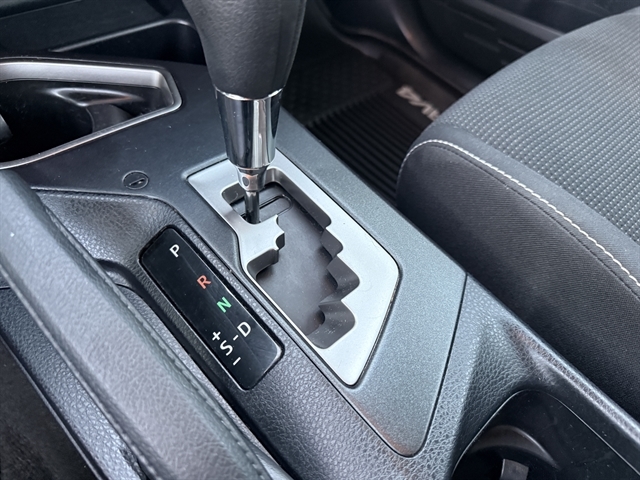 2017 Toyota RAV4 XLE photo 27