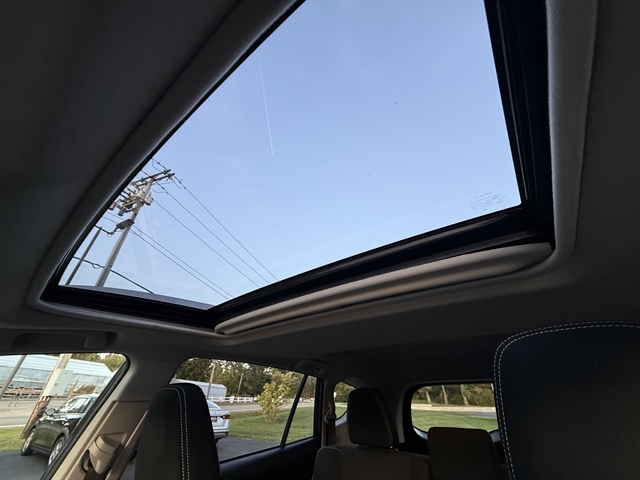 2017 Toyota RAV4 XLE photo 29