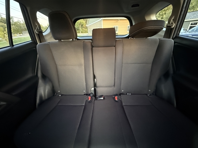 2017 Toyota RAV4 XLE photo 30