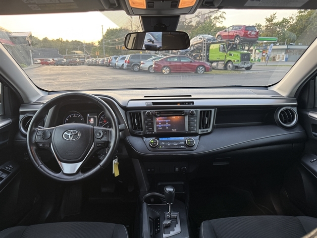 2017 Toyota RAV4 XLE photo 34